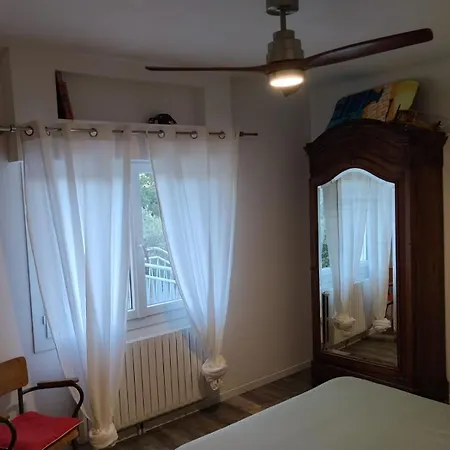 A L'etage D'une Maison A La Campagne Salinelles